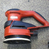 Oprava plošiny orbitální brusky .